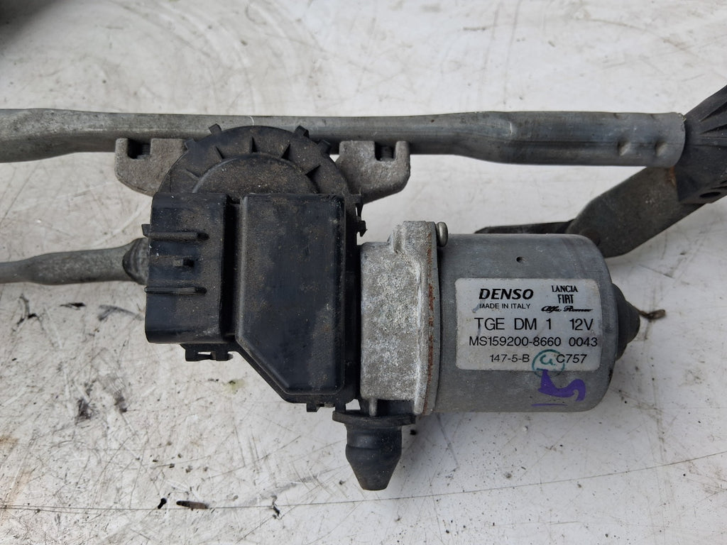 2015 FIAT 500 LOUNGE FRONT WINDSCREEN WIPER MOTOR LINKAGE MS1592008660