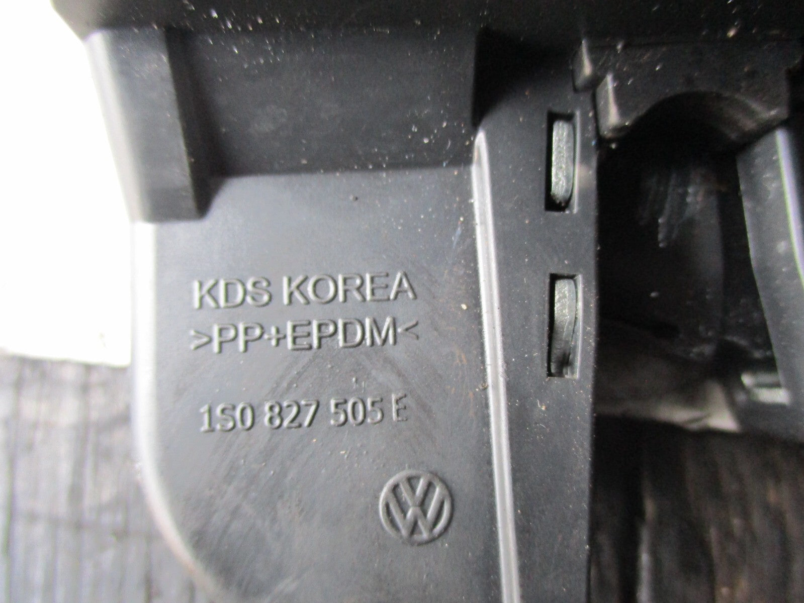 VW VOLKSWAGEN 2020 UP TAILGATE LOCK MECHANISM 1S0827505E