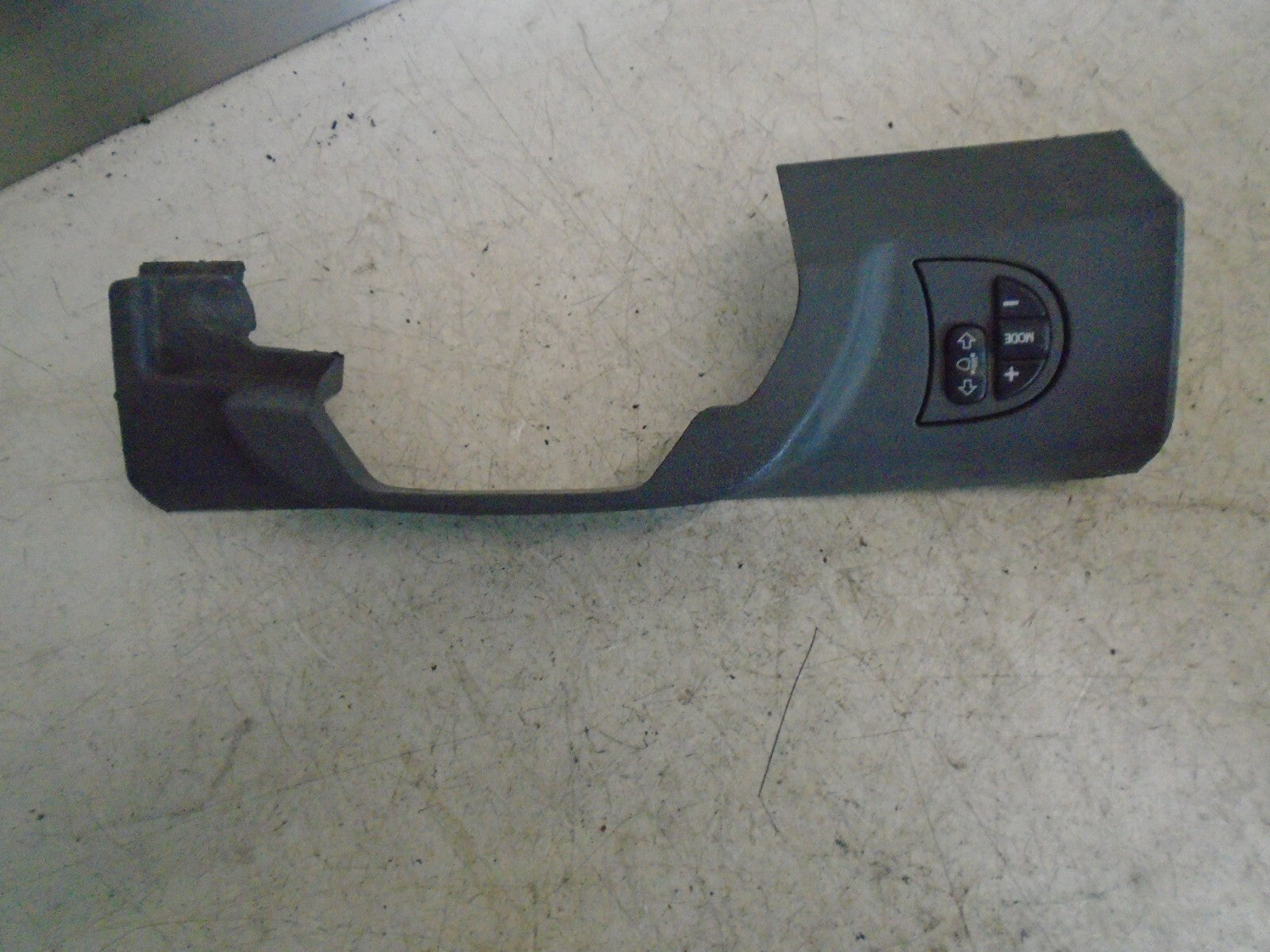 IVECO DAILY VAN 2015 HEADLIGHT LEVEL ADJUSTER SWITCH SURROUND 5801384512