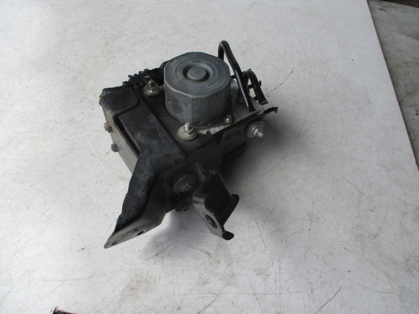 NISSAN QASHQAI MK2 J11 ABS BRAKE PUMP MOTOR CONTROL MODULE 0265261028 476604EA1E