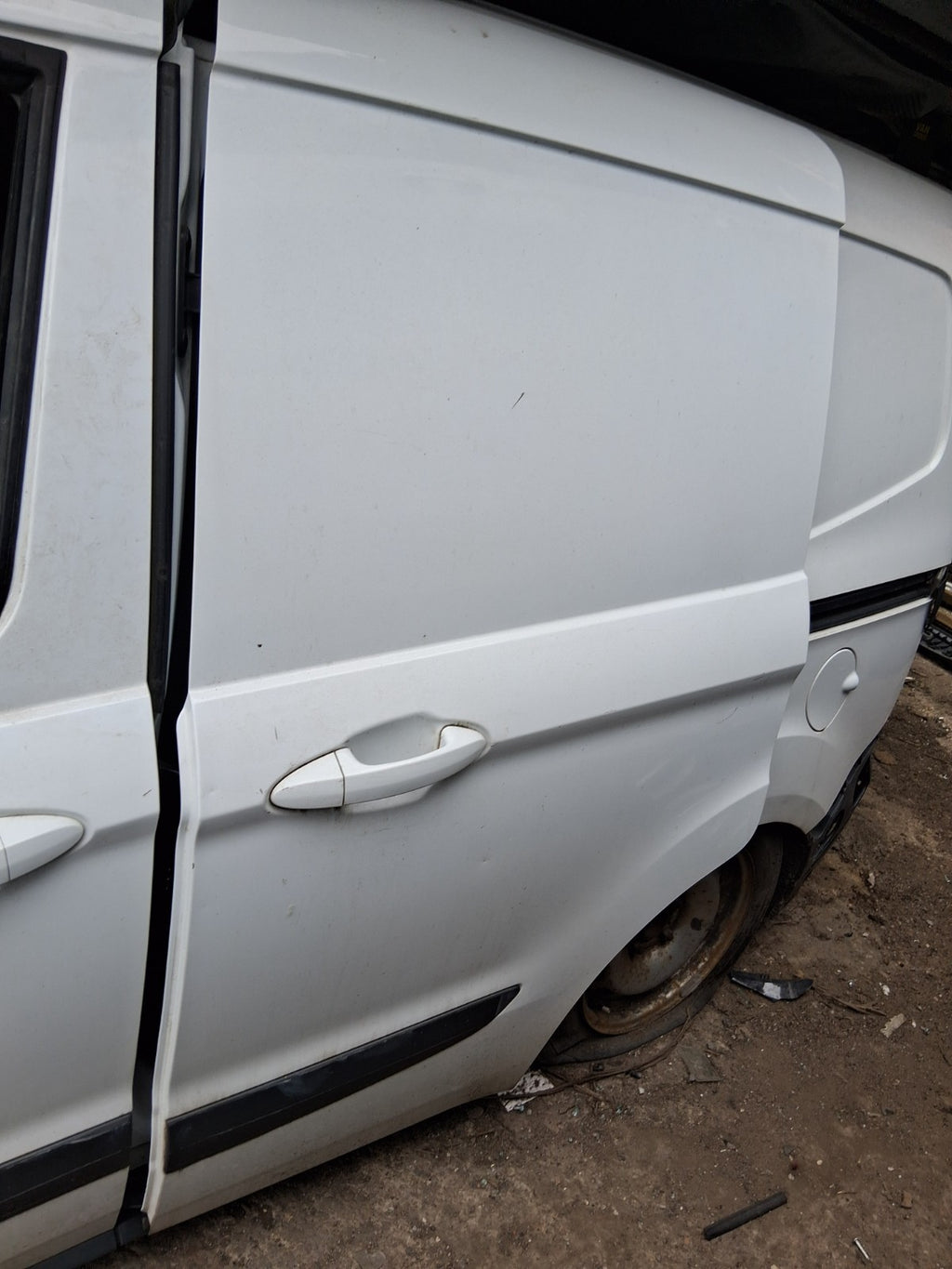 FORD TRANSIT COURIER 2015 NS PASSENGER SIDE SLIDING DOOR WHITE