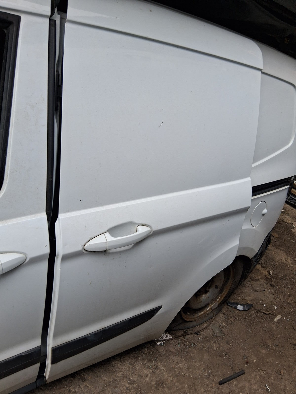 FORD TRANSIT COURIER 2015 NS PASSENGER SIDE SLIDING DOOR WHITE