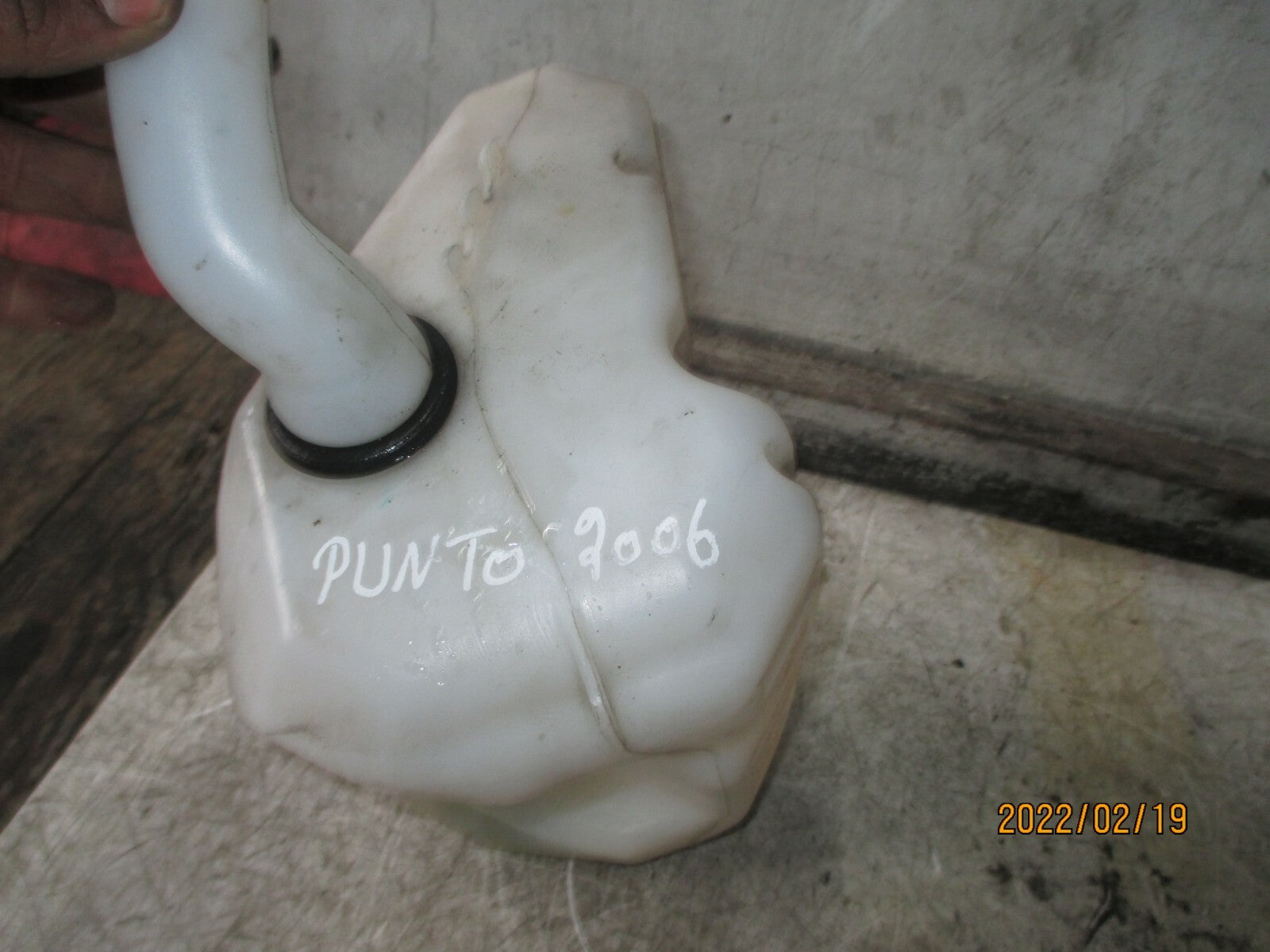FIAT PUNTO 2006 MK3 FRONT WINDSCREEN WASHER BOTTLE