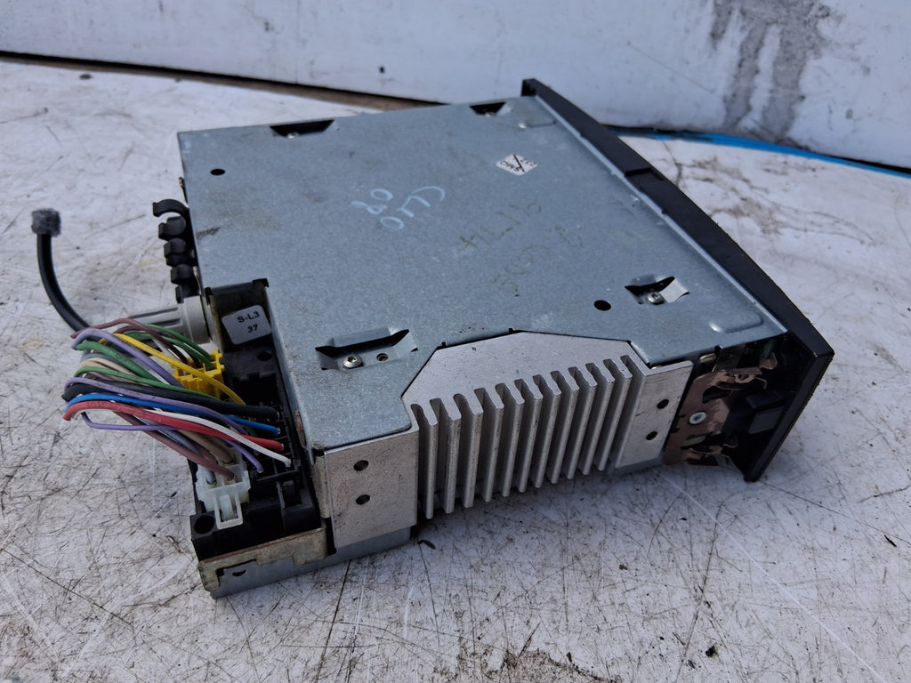 2008 RENAULT CLIO MK3 RADIO CD PLAYER STEREO HEAD UNIT 8200607915