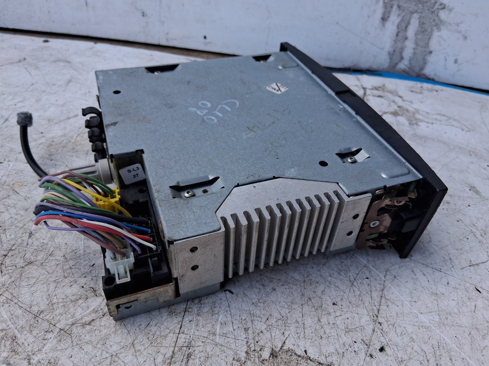 2008 RENAULT CLIO MK3 RADIO CD PLAYER STEREO HEAD UNIT 8200607915
