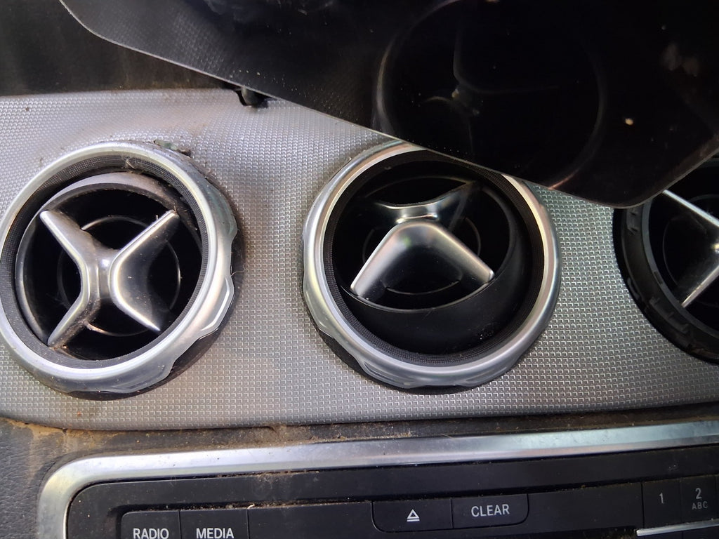 2019 MERCEDES BENZ GLA 180 X156 FRONT DASHBOARD CENTRE AIR VENT