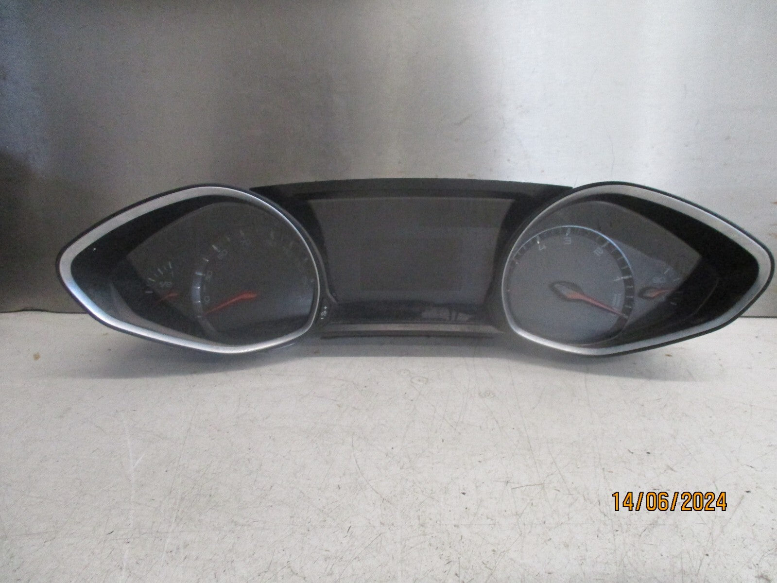 PEUGEOT 308 2014 MK2 1.6 DIESEL SPEEDOMETER INSTRUMENT CLUSTER 9809838480
