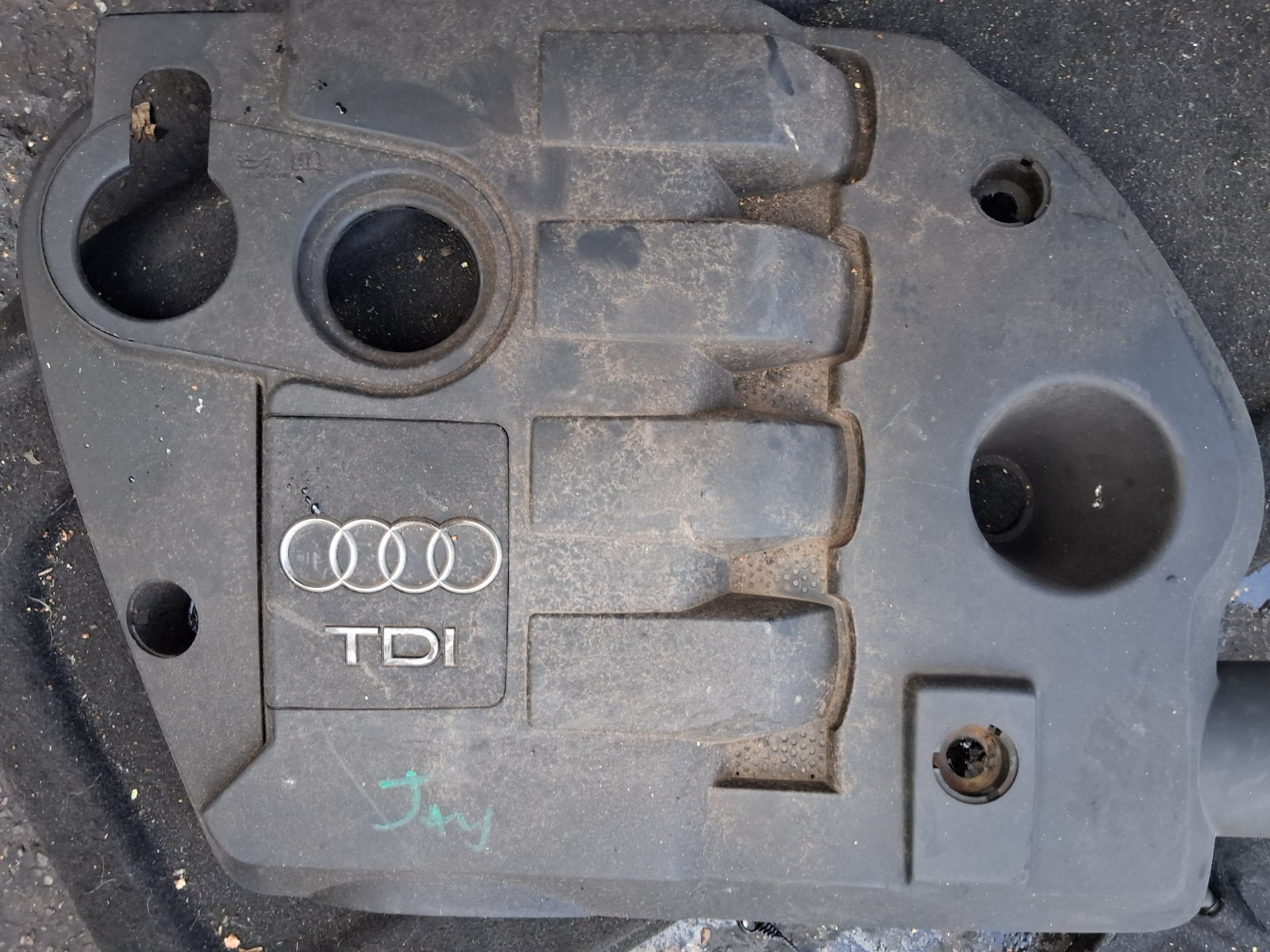 2007 AUDI A4 B7 ENGINE COVER TOP LID BLACK