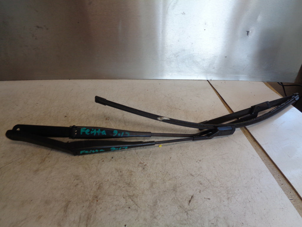 FORD FIESTA MK7 2017 FRONT WIPER ARMS & BLADES