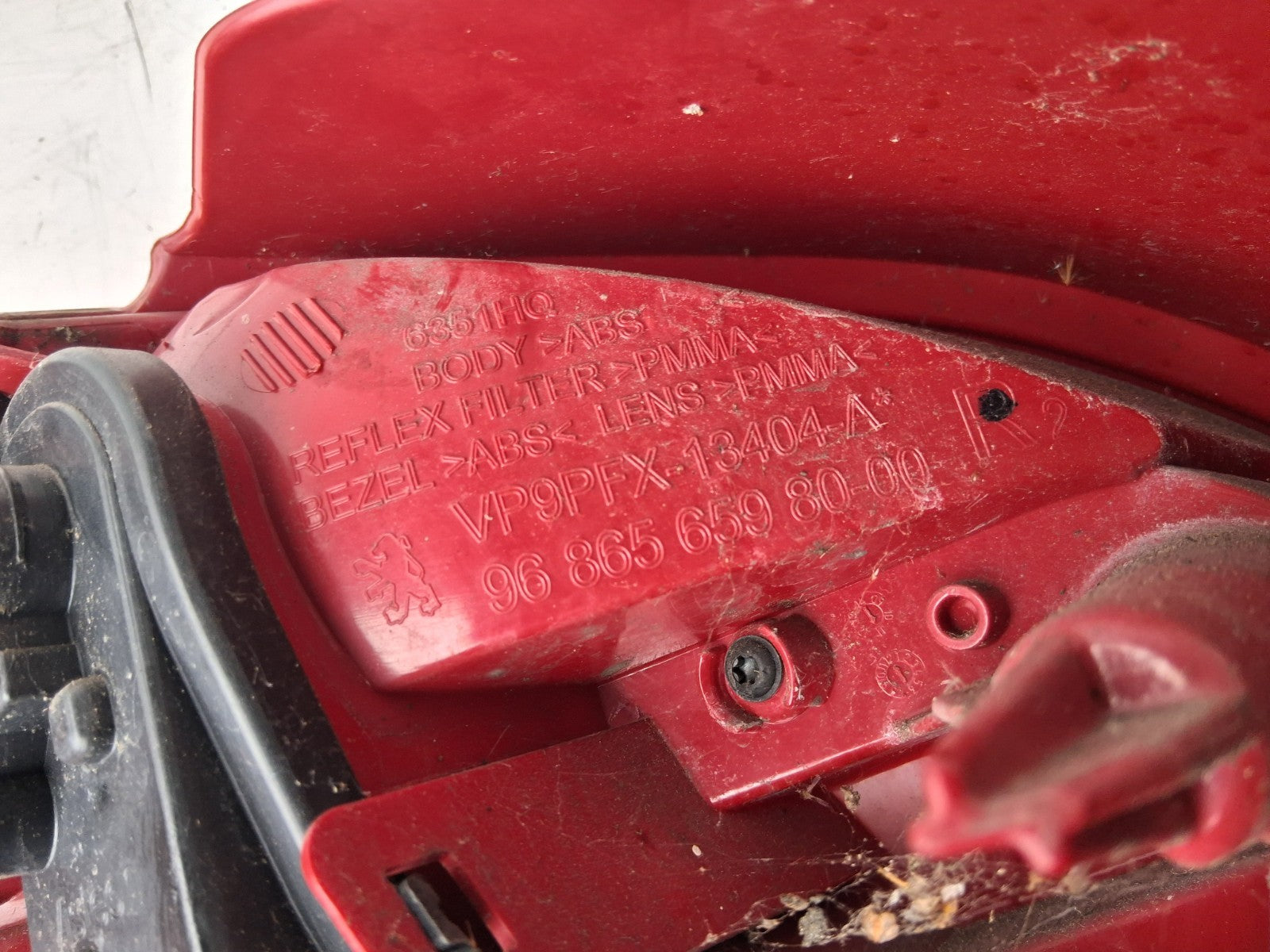 2012 PEUGEOT 207 OSR OFF RIGHT DRIVER SIDE REAR TAIL LIGHT 9686565980