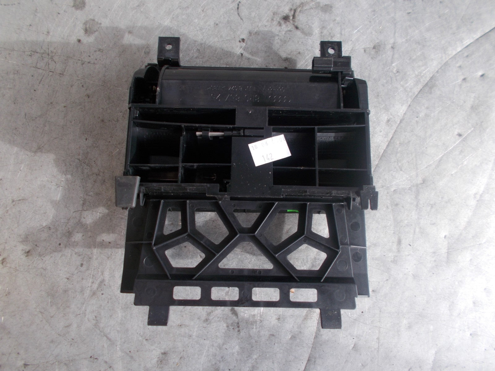 AUDI A3 2008 MK2 8P1 FRONT BLACK ASH TRAY 8P0857951