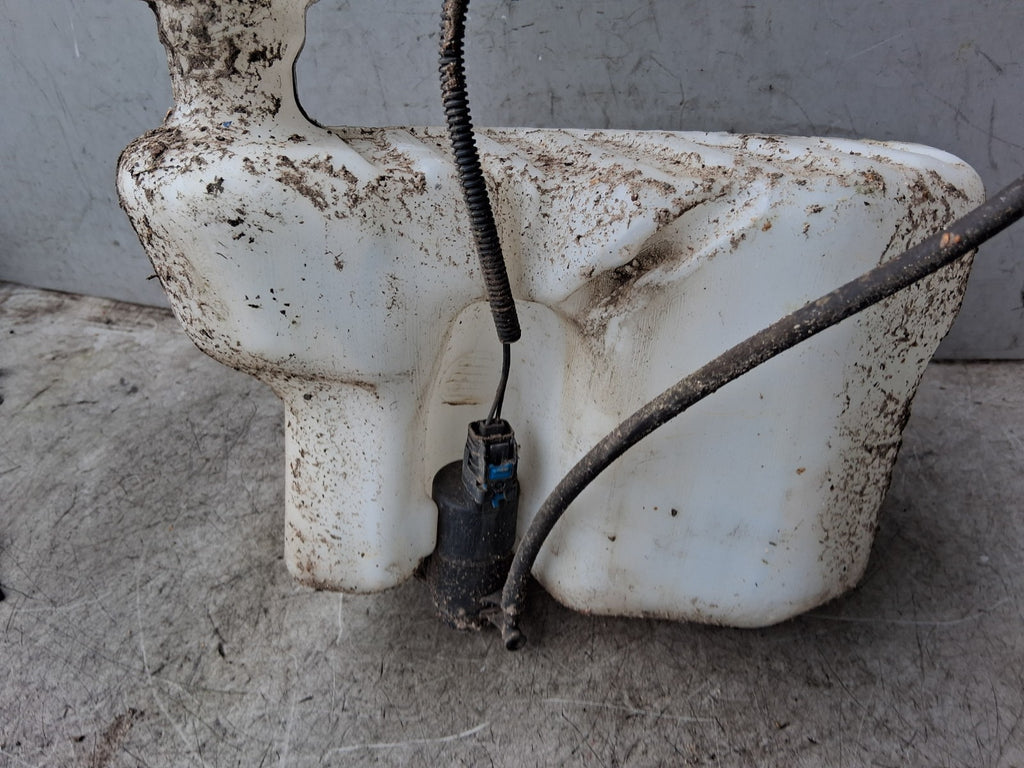 2023 RENAULT MASTER MK3 FRONT WINDSCREEN WASHER BOTTLE RESERVOIR 2891000028R