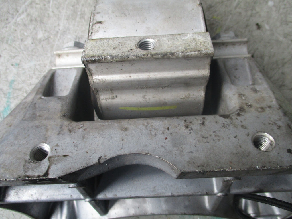 2014 MERCEDES-BENZ C-CLASS GEARBOX MOUNT BRACKET A2112420340