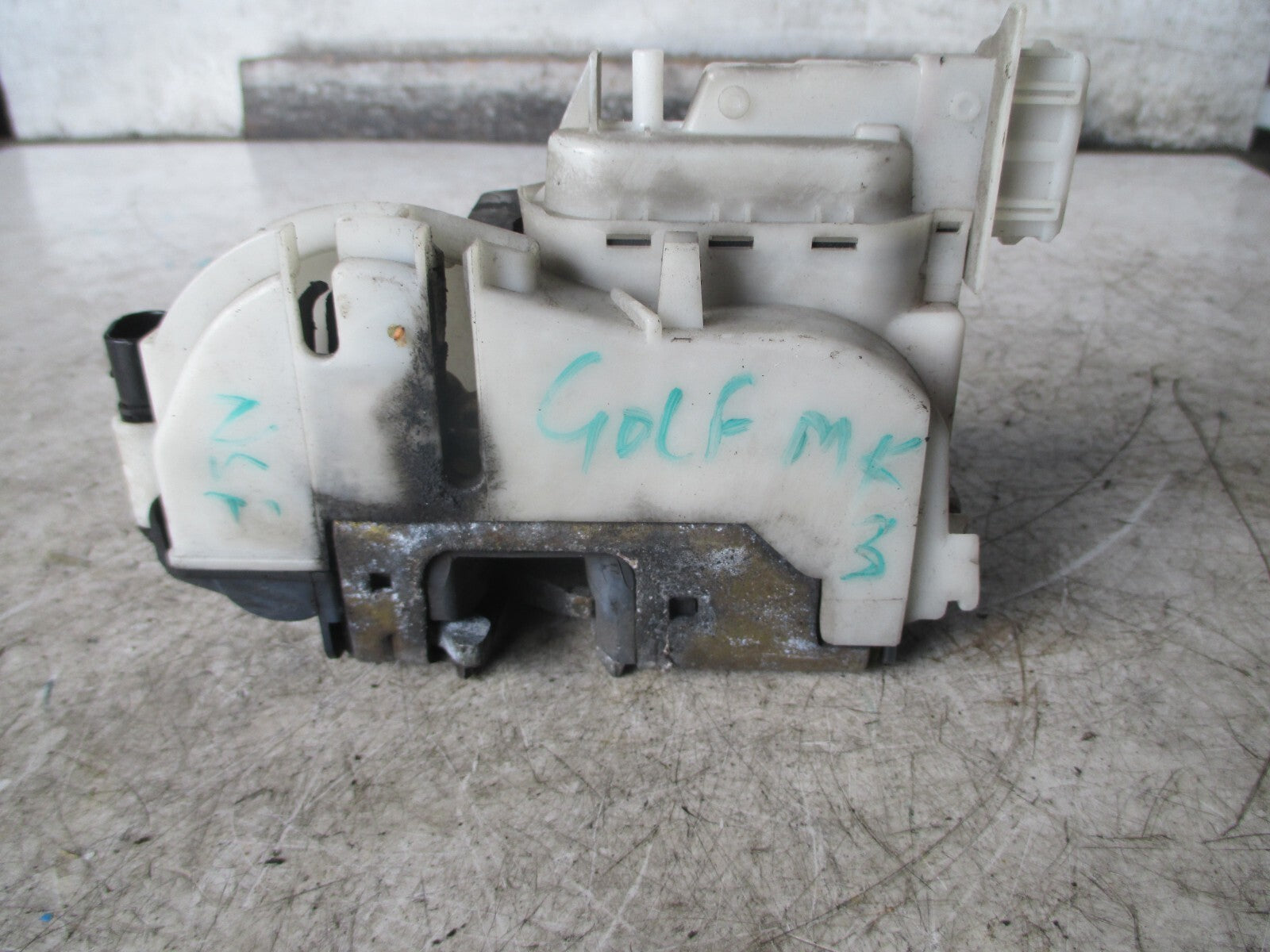 VW VOLKSWAGEN GOLF MK3 NSR PASSENGER SIDE REAR DOOR LOCK