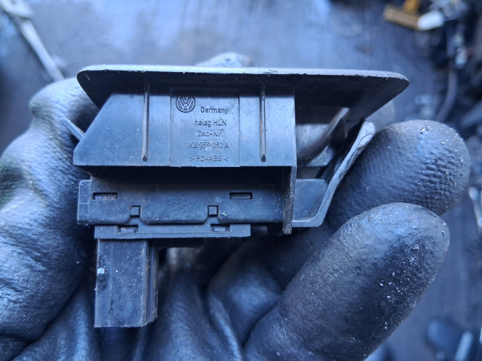 2011 VOLKSWAGEN SCIROCCO MK3 NSF PASSENGER FRONT LEFT WINDOW SWITCH 1K8959851A
