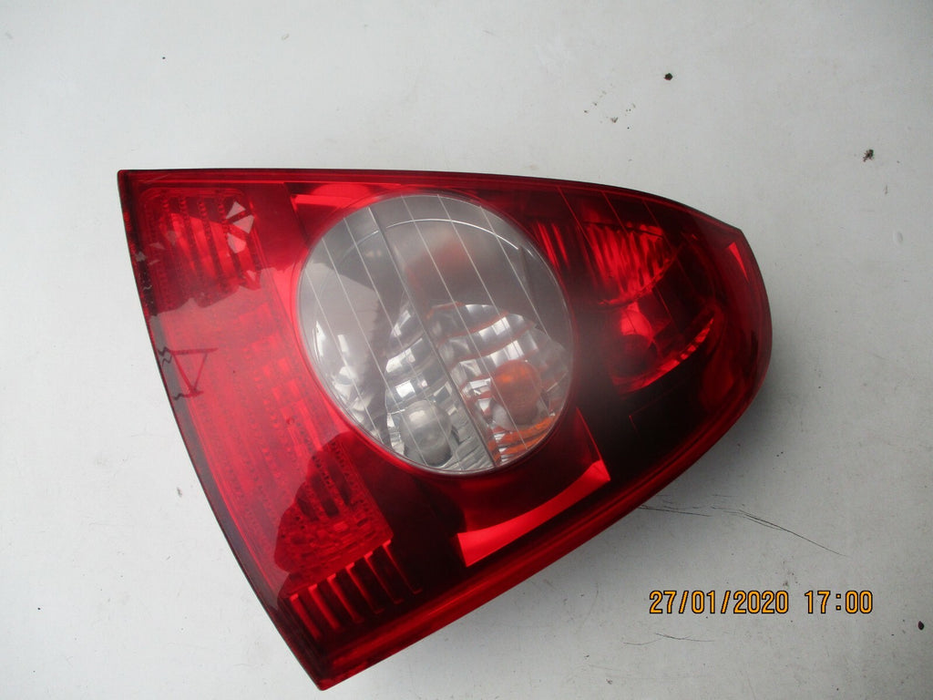 RENAULT CLIO MK2 2004 FACELIFT OSR DRIVER SIDE REAR BRAKE TAIL LIGHT 8200071414
