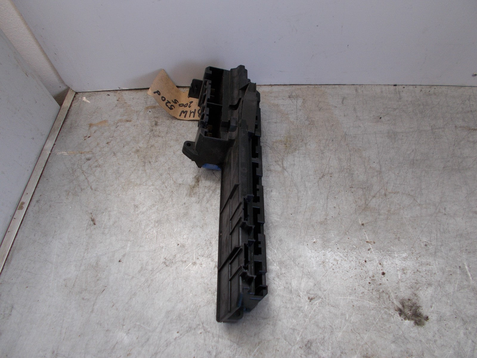 BMW 5 SERIES 2005 E60 520D FUSE BOX DISTRIBUTION 6957330