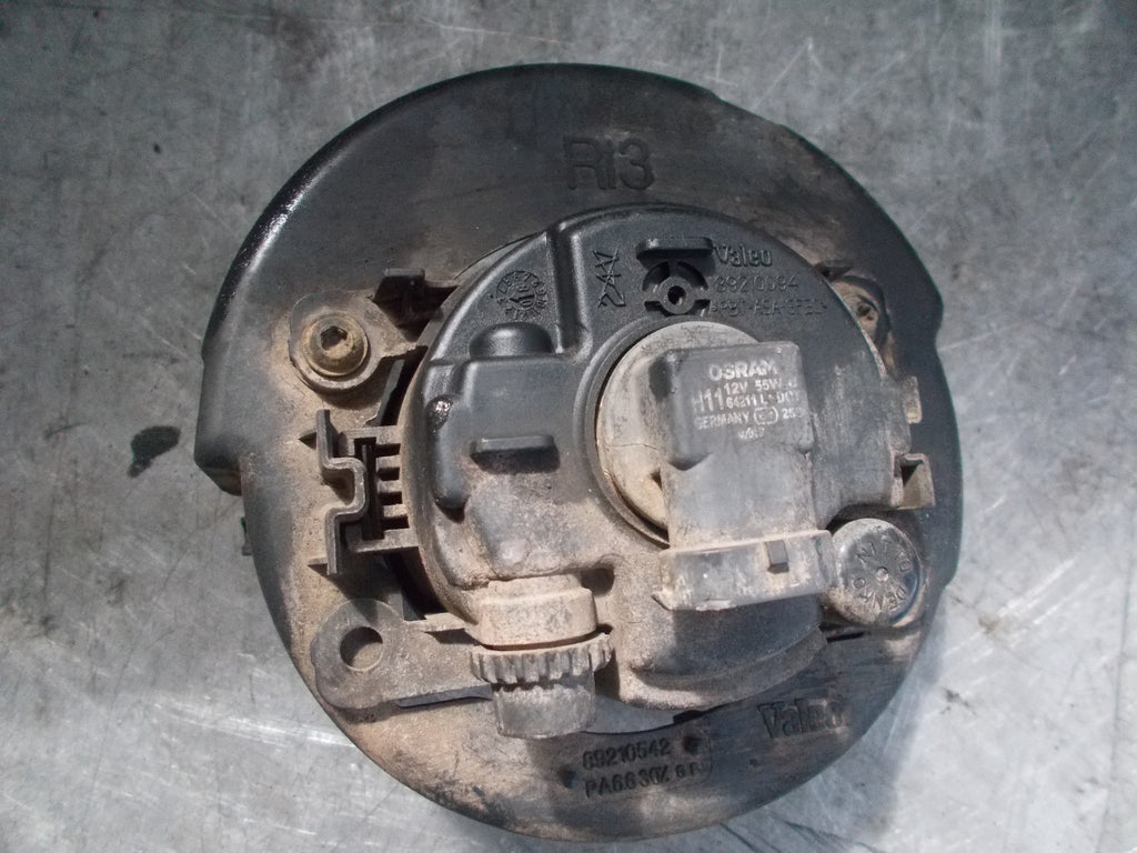 TOYOTA AVENSIS T250 FOG LAMP 26150 EB500 OS DRIVER SIDE.