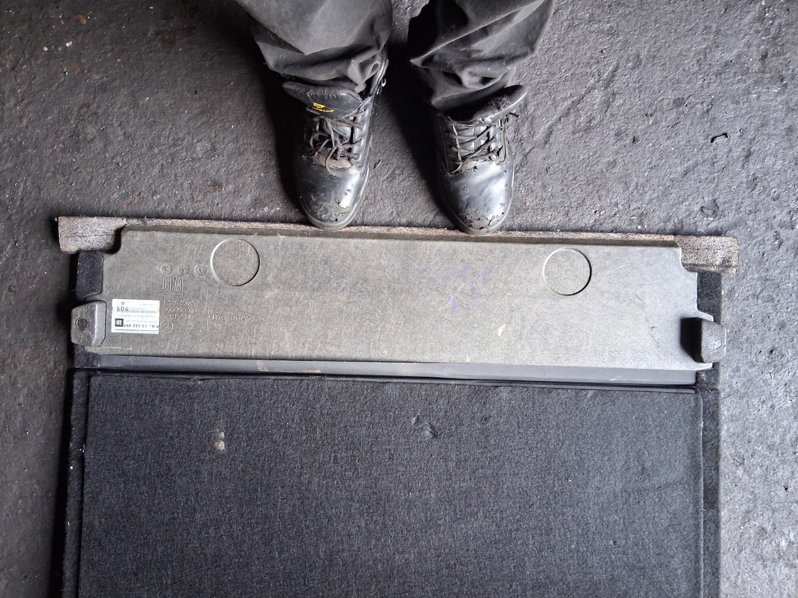2013 VAUXHALL ASTRA J MK6 ESTATE REAR BOOT FLOOR PANEL 13322491
