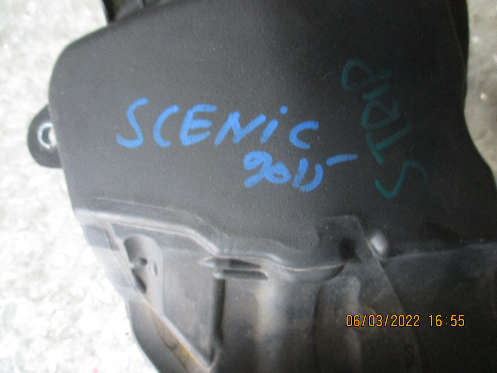 RENAULT SCENIC 2015 MK3 ENGINE TOP COVER 175758VD0A