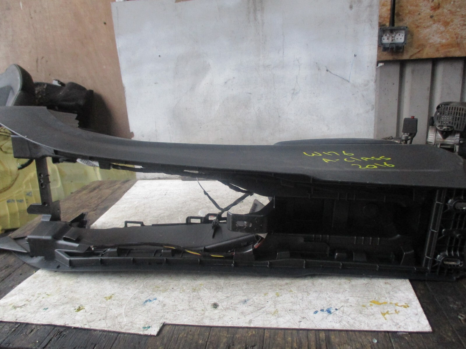 MERCEDES A-CLASS W176 CENTRE CONSOLE ARM REST A1766804201