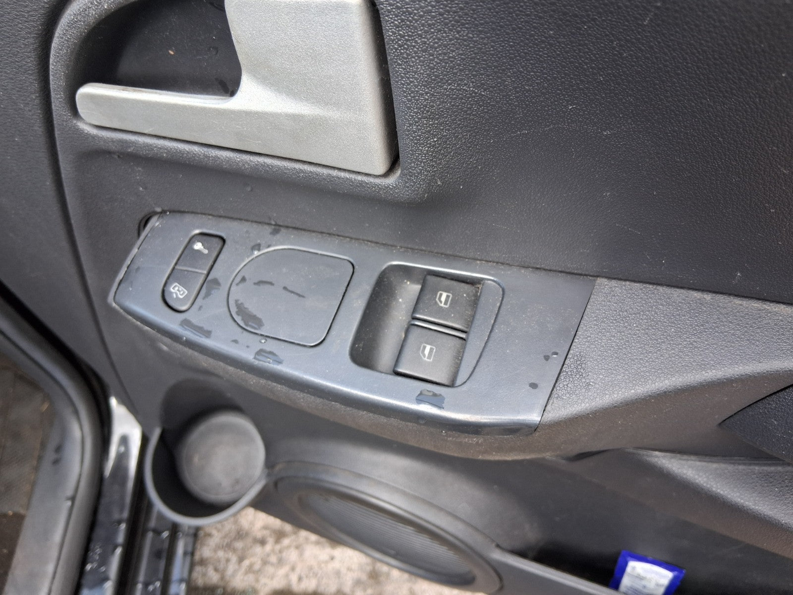 2011 VW VOLKSWAGEN FOX 3 DOOR OS DRIVER SIDE FRONT RIGHT WINDOW CONTROL SWITCH