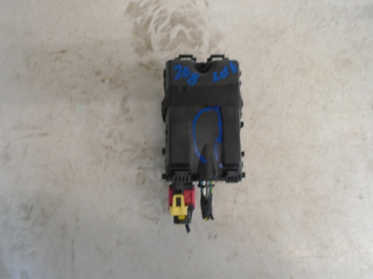 PEUGEOT 208 2014 MK1 FUSE RELAY BOX  9806192580