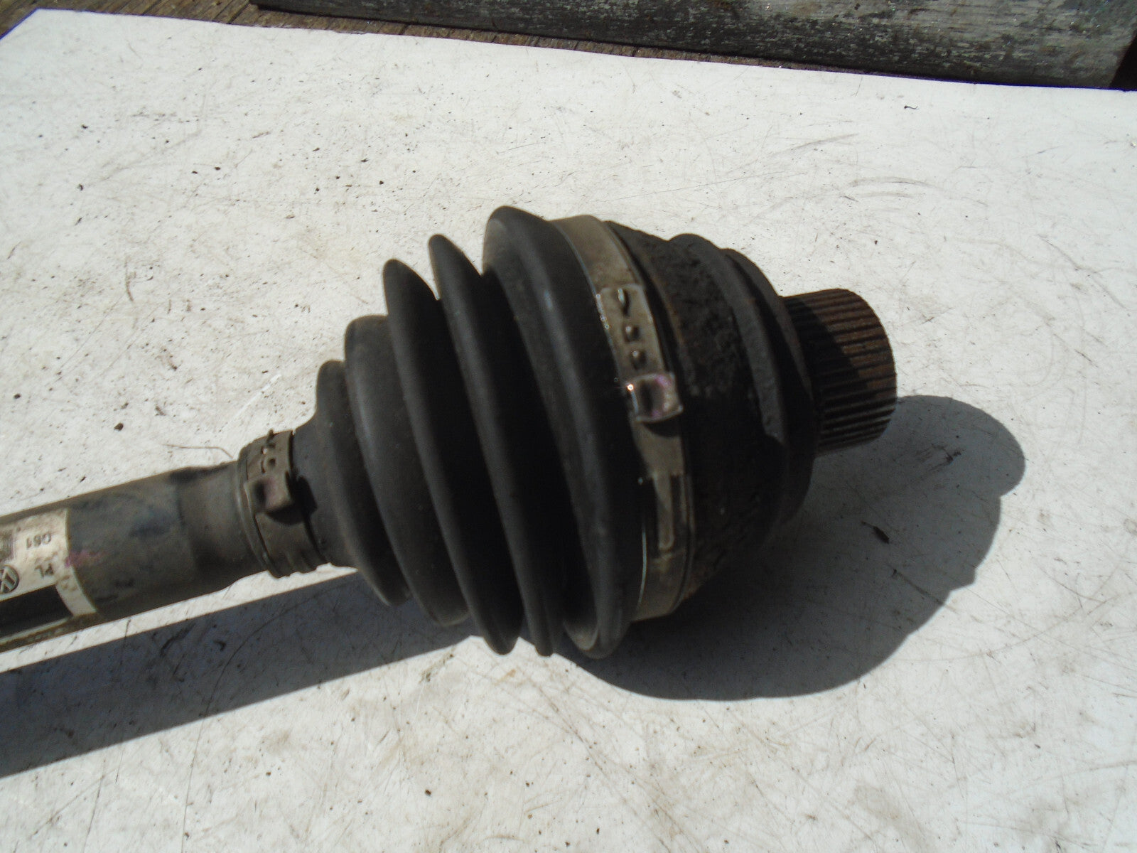 AUDI A4 2011 B8 2.0 DIESEL MANUAL OSF DRIVER SIDE FRONT DRIVESHAFT 8K0407271Q
