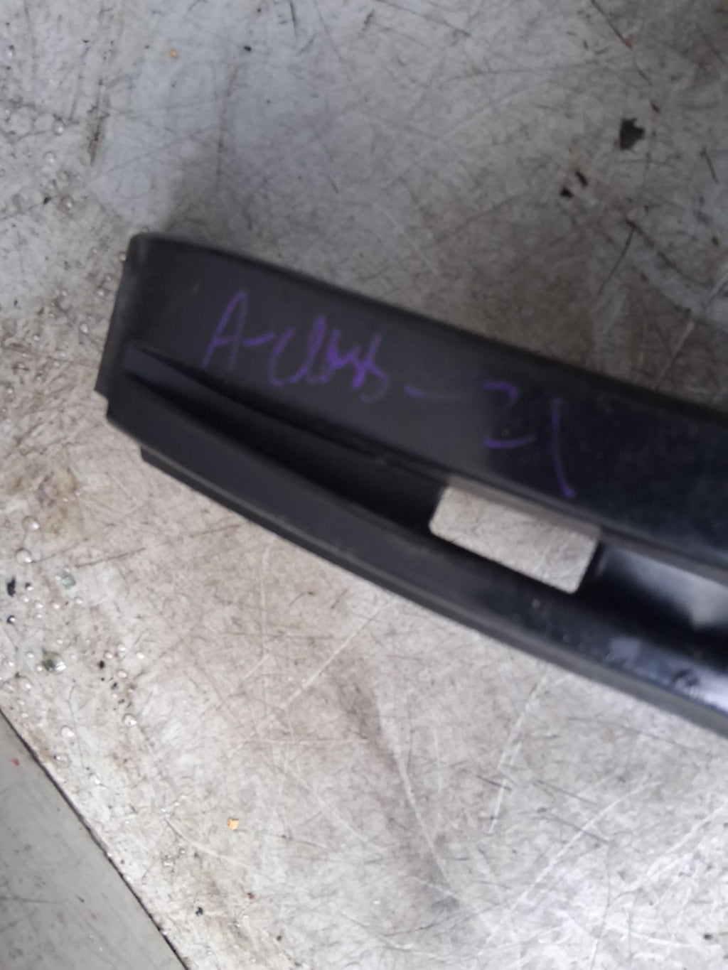 2021 MERCEDES BENZ A CLASS REAR SIDE BUMPER BRACKET HOLDER A1778850900