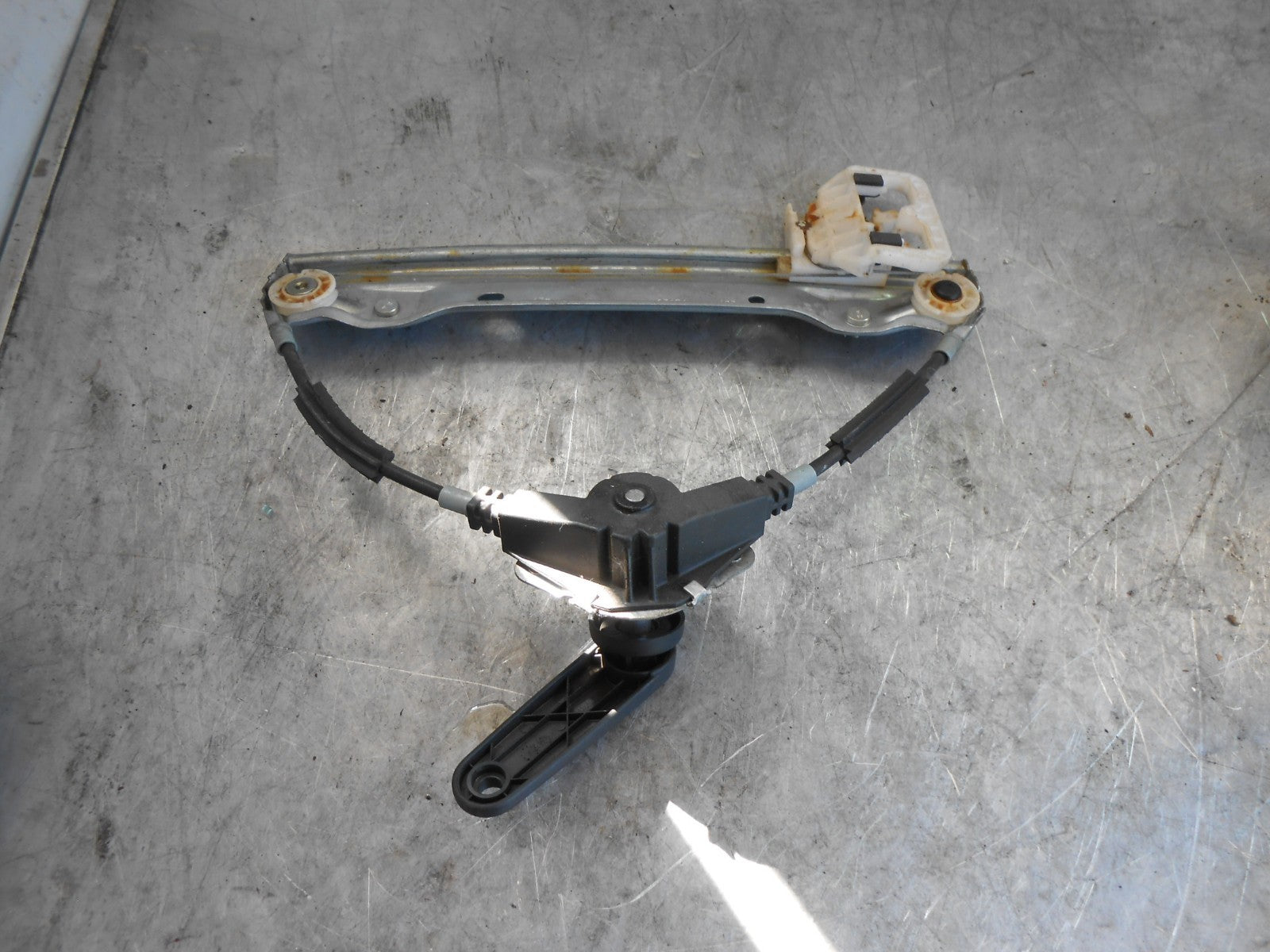 FIAT PANDA 319 (MK3) 2014 OSR DRIVER SIDE REAR MANUAL WINDOW REGULATOR 51983618