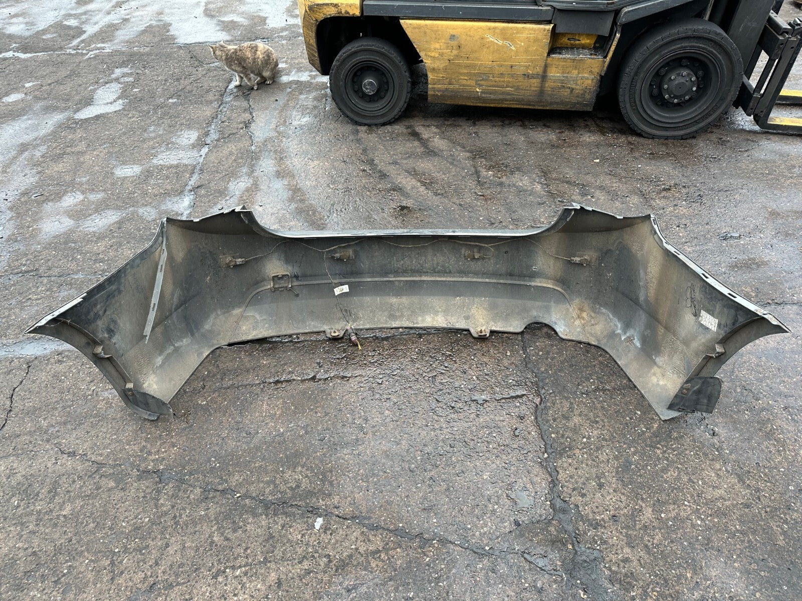 2009 CHEVROLET CRUZE REAR BUMPER COMPLETE GREY