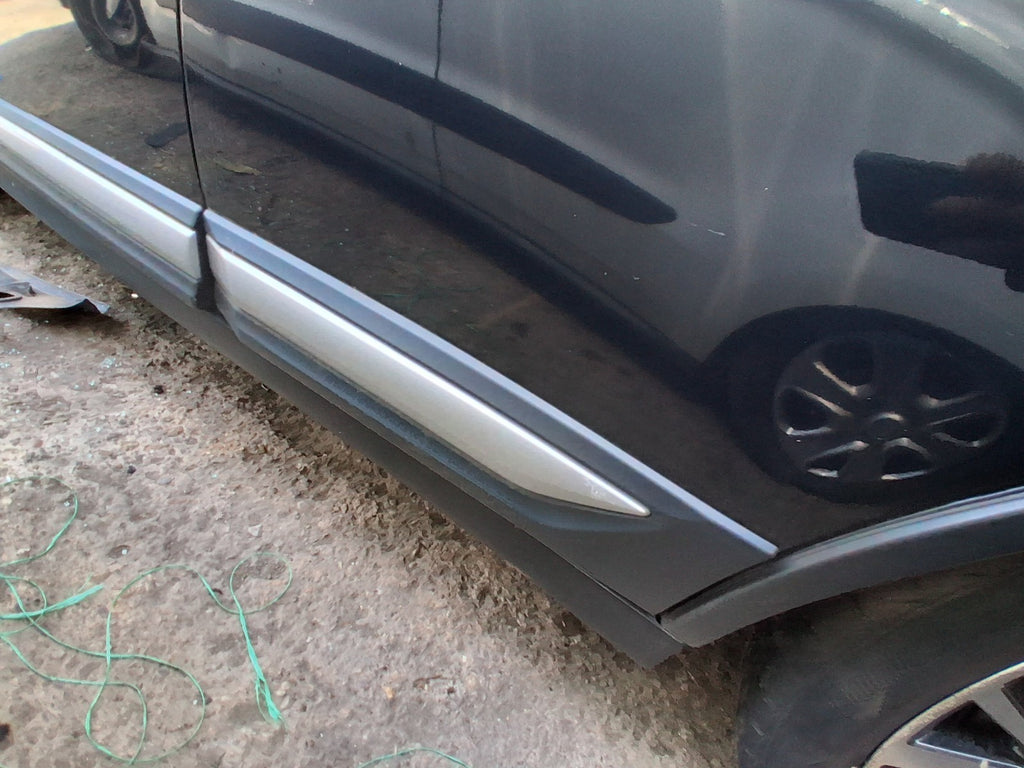 2018 MITSUBISHI OUTLANDER MK3 NSR PASSENGER SIDE REAR LOWER DOOR MOULDING TRIM