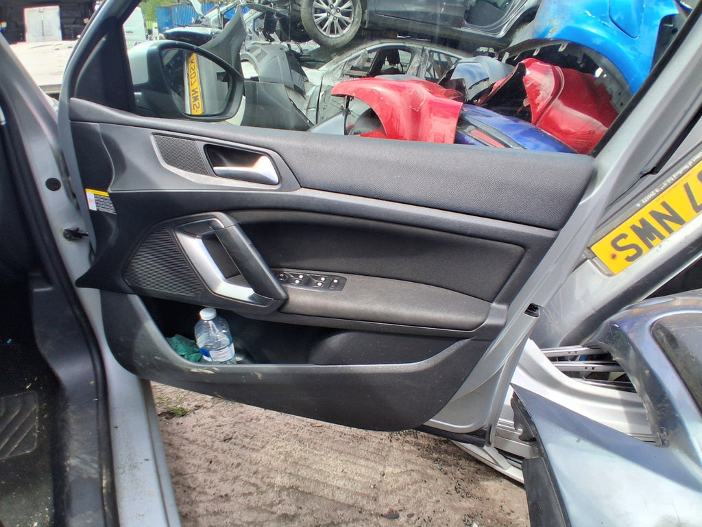 2014 PEUGEOT 308 MK2 HATCH OSF DRIVER SIDE FRONT DOOR CARD PANEL