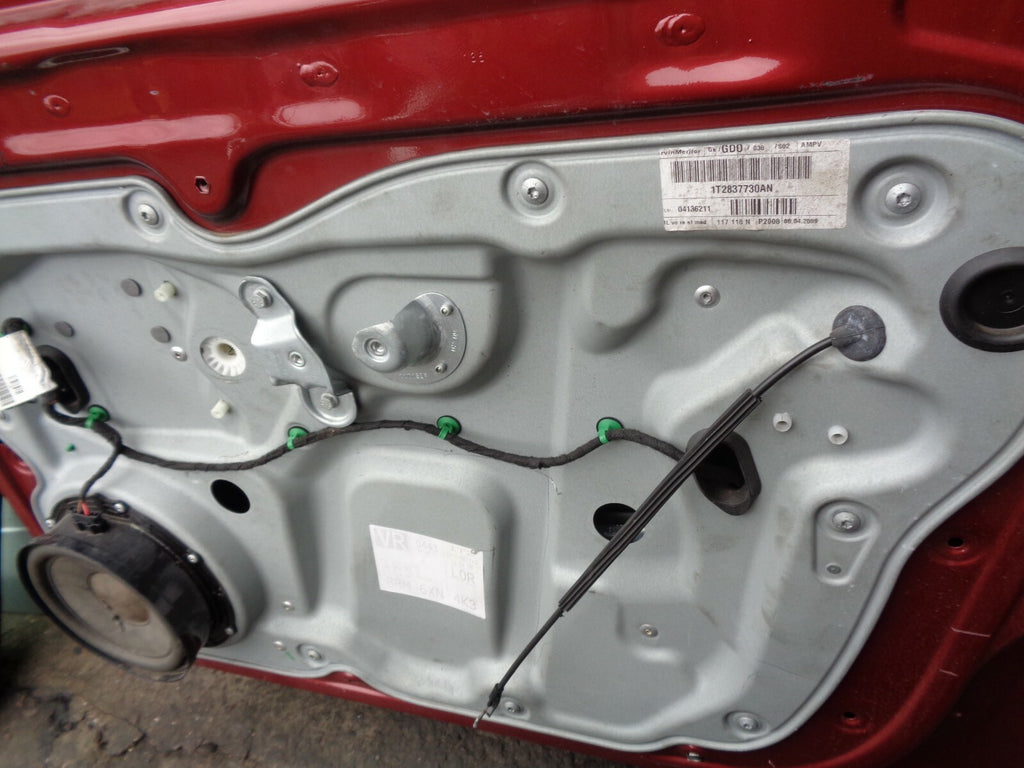 VW VOLKSWAGEN TOURAN MK1 2006 DRIVER SIDE COMPLETE DOOR RED