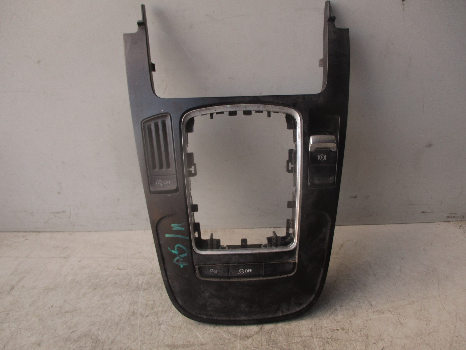 2011 AUDI A5 8T CENTRE CONSOLE GEARSTICK SHIFTER SURROUND TRIM 8K0864261