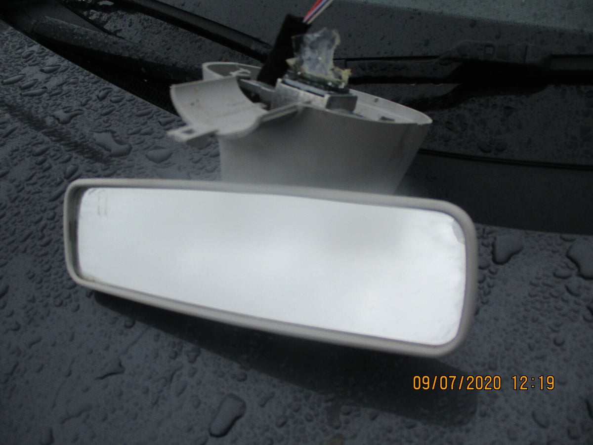 RENAULT CAPTUR 2014 MK1 HATCHBACK REAR VIEW MIRROR WITH PLASTIC SURROUND
