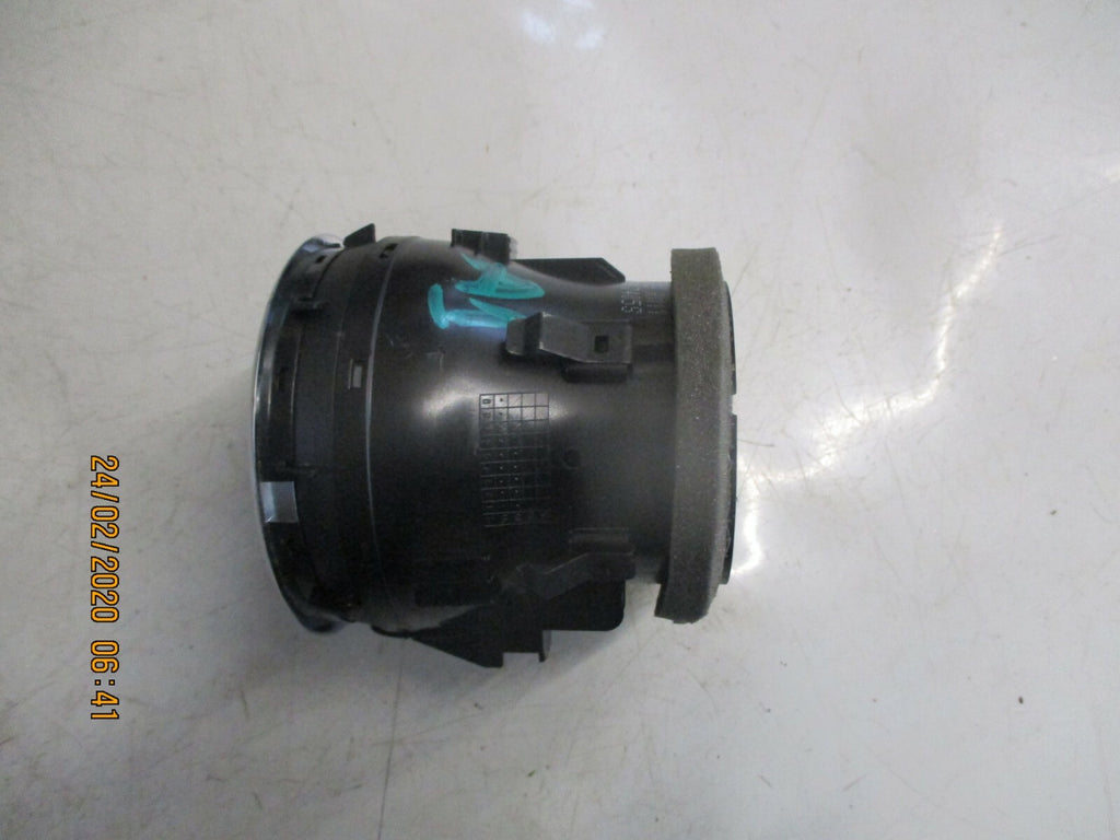 AUDI A1 MK1 8X 2017 INTERIOR AIR BLOWER HEATER ROUND PLASTIC VENT 8X2820951