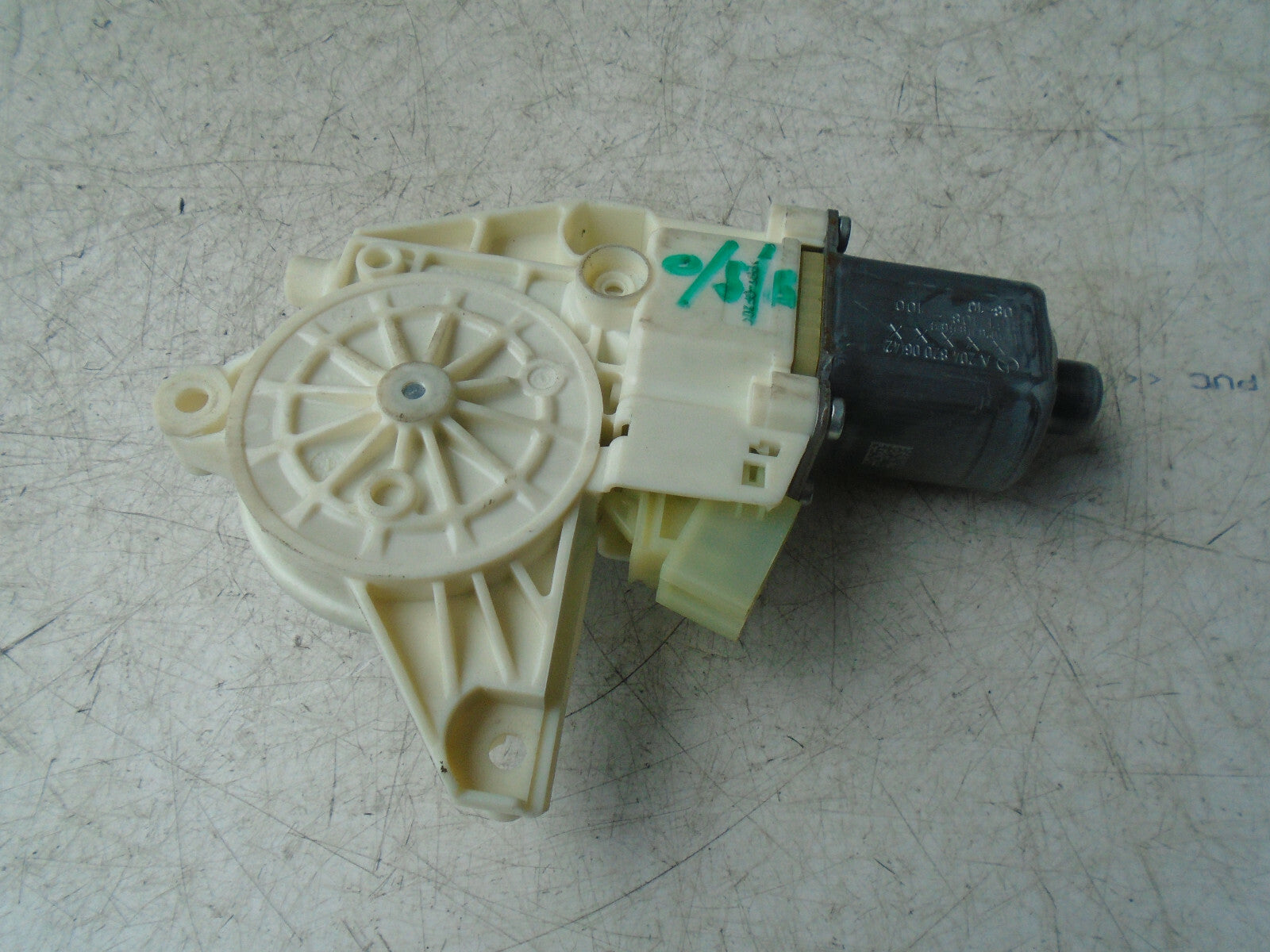 MERCEDES BENZ C CLASS W204 2012 OSR DRIVER REAR DOOR WINDOW MOTOR A2048200642