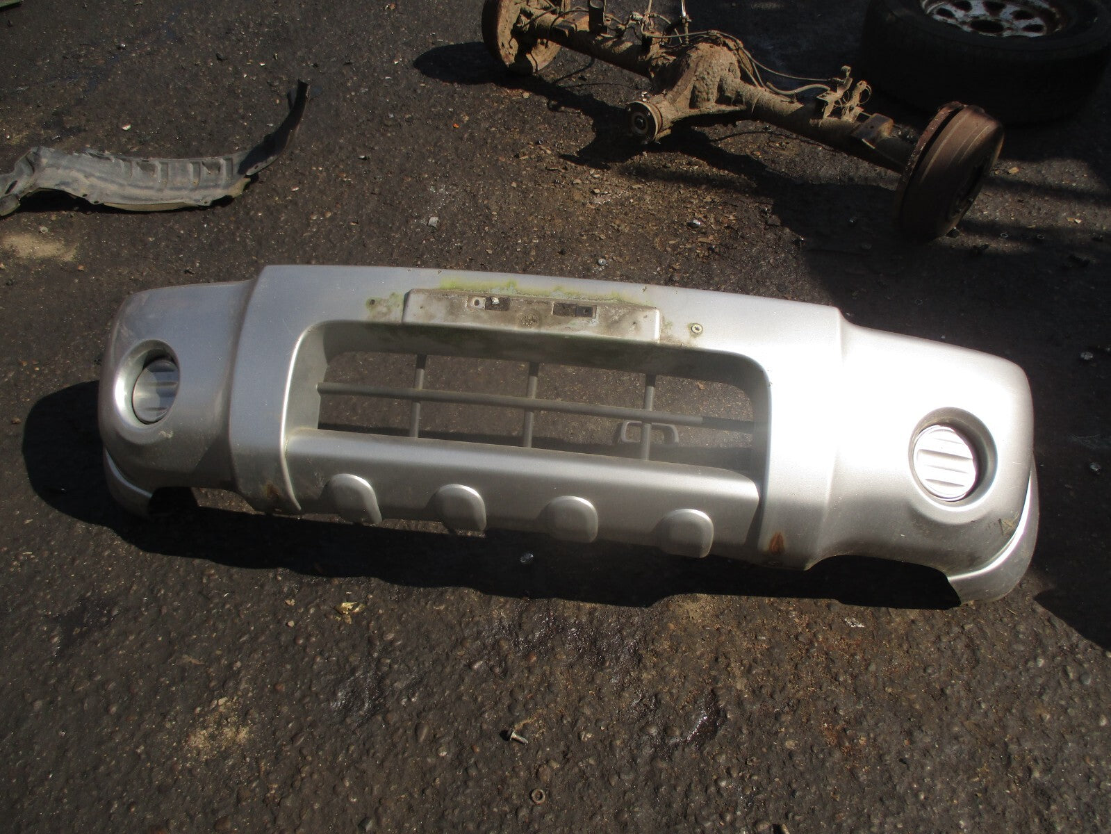2002 NISSAN NAVARA D22 COMPLETE FRONT BUMPER SILVER