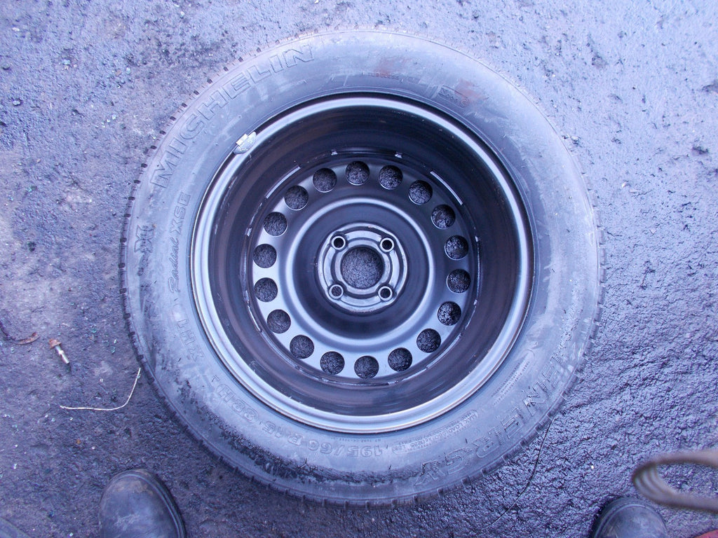 2000 VAUXHALL ASTRA SPARE STEEL WHEEL & TYRE 195/60 R15 2150143