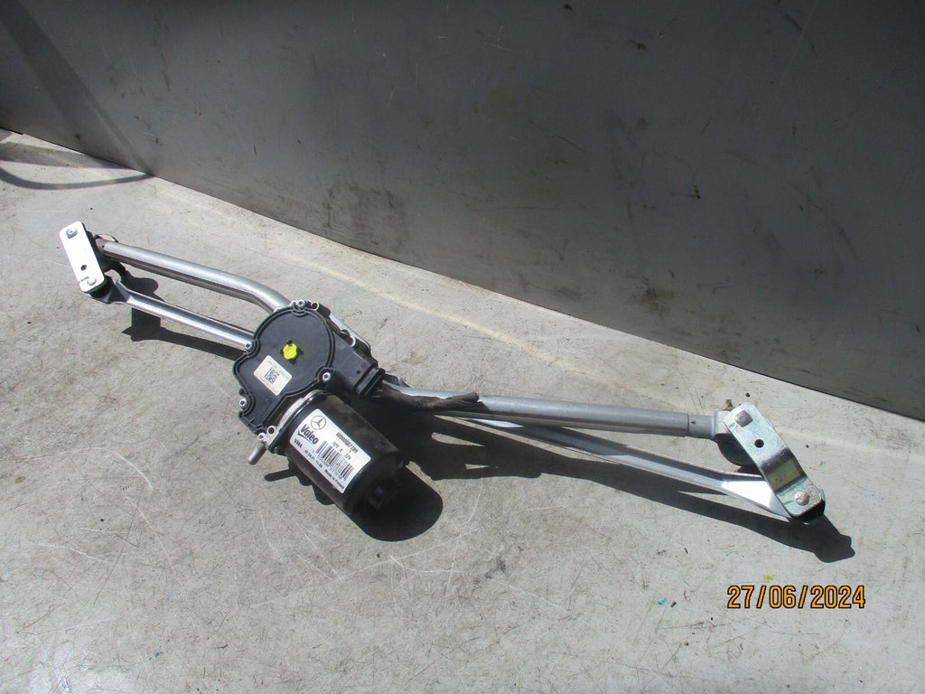2021 MERCEDES SPRINTER W907 FRONT WINDSCREEN WIPER MOTOR LINKAGES A9108200500