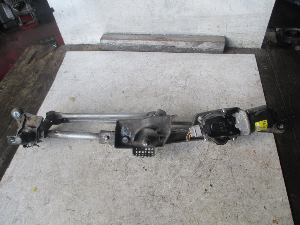 MAZDA 2 MK2 2014 FRONT WINDSCREEN WIPER MOTOR
