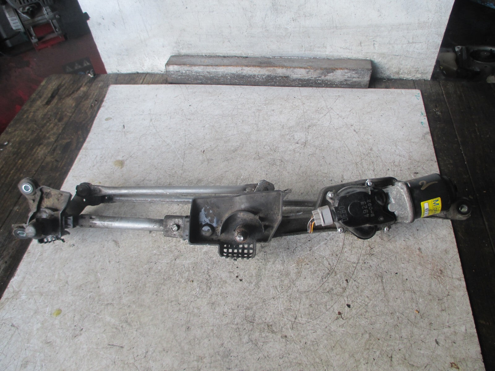 MAZDA 2 MK2 2014 FRONT WINDSCREEN WIPER MOTOR