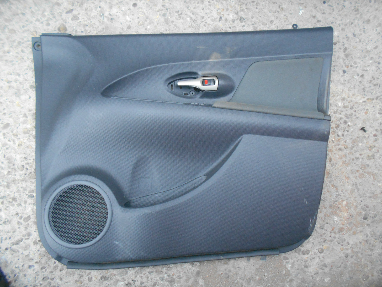TOYOTA URBAN CRUISER MK2 2011 OSF DRIVER SIDE FRONT DOOR CARD & INTERIOR HANDLE