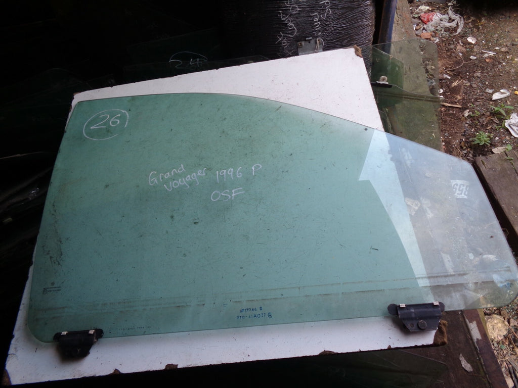 CHRYSLER GRAND VOYAGER OS DRIVER SIDE FRONT WINDOW GLASS
