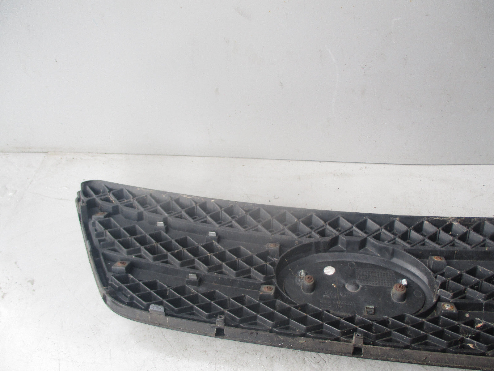KIA CEED 2008 FRONT CENTRE BUMPER GRILL 863501H000