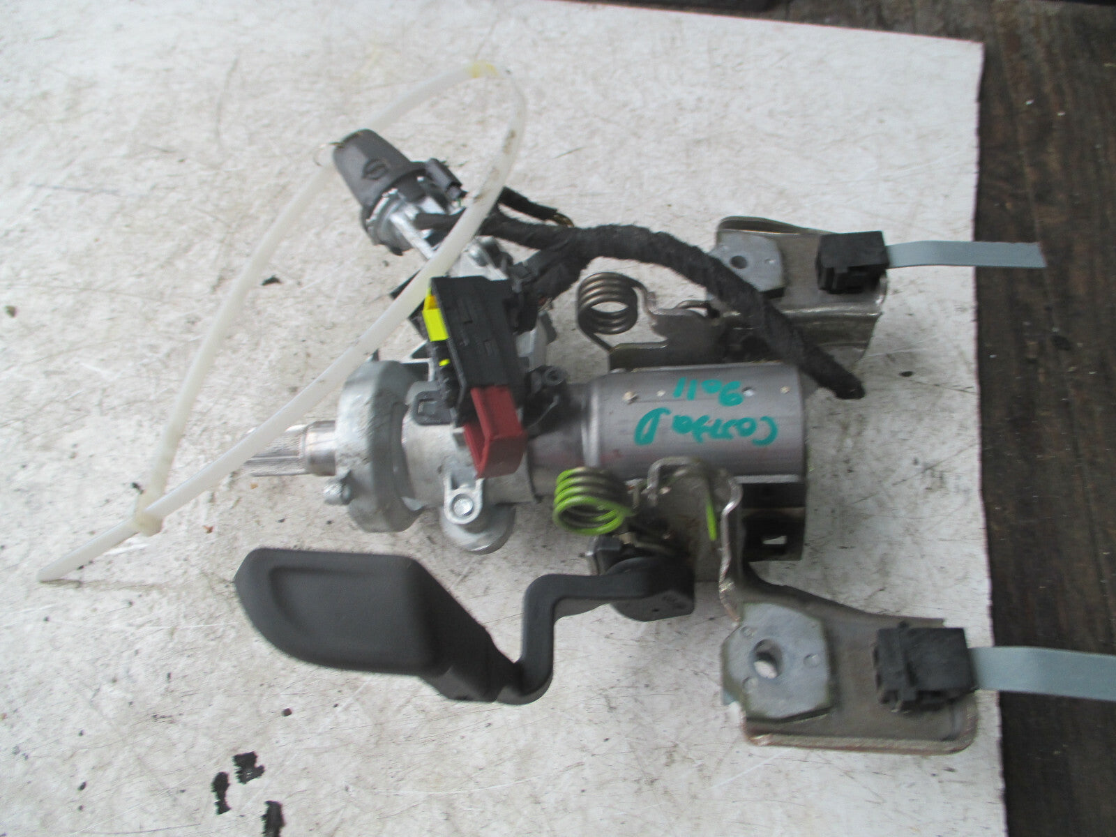 VAUXHALL CORSA D 2011 UPPER STEERING COLUMN + IGNITION