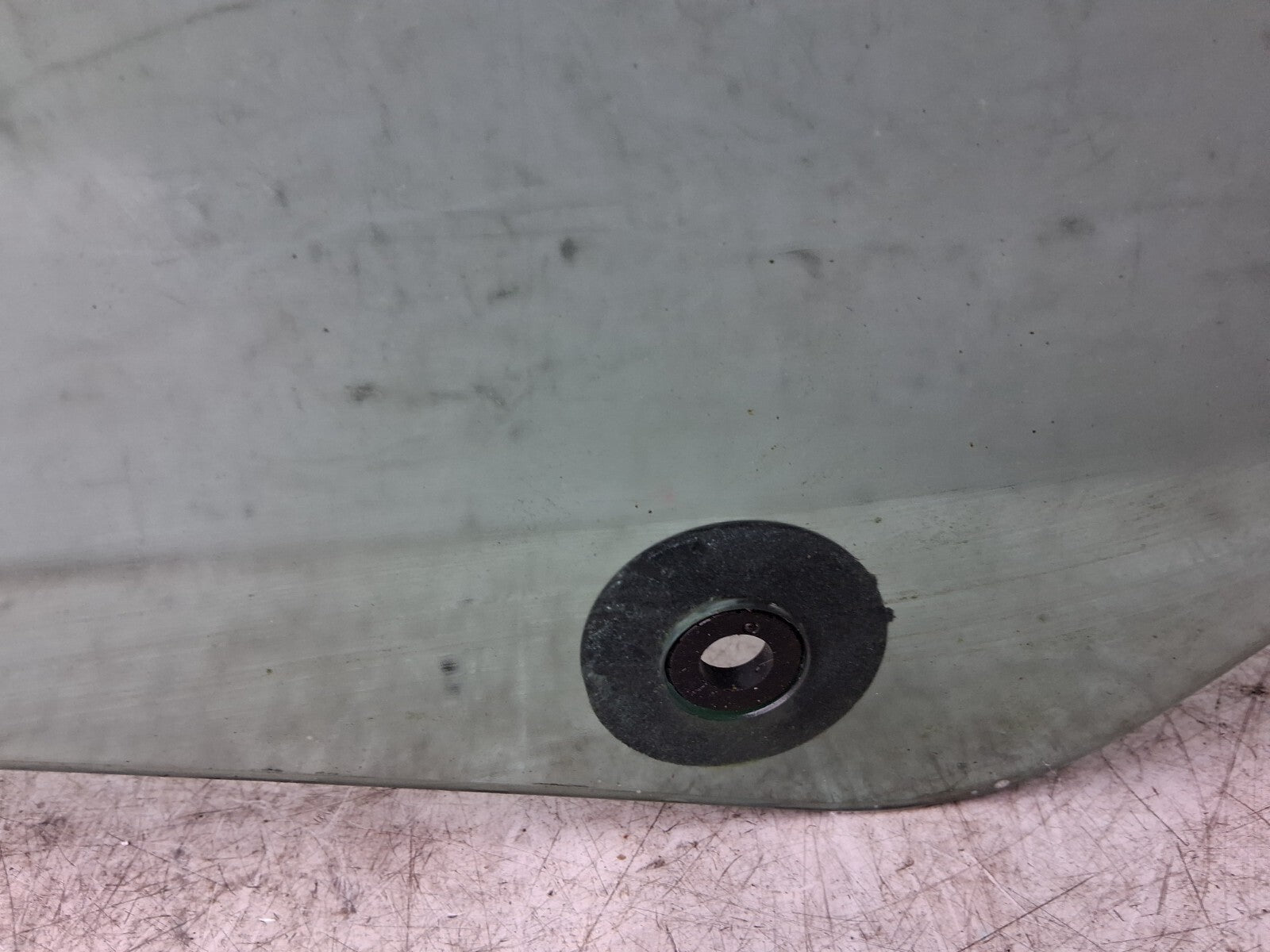 FORD KA+ PLUS 2017 NSF PASSENGER SIDE FRONT LEFT WINDOW GLASS 43R011582