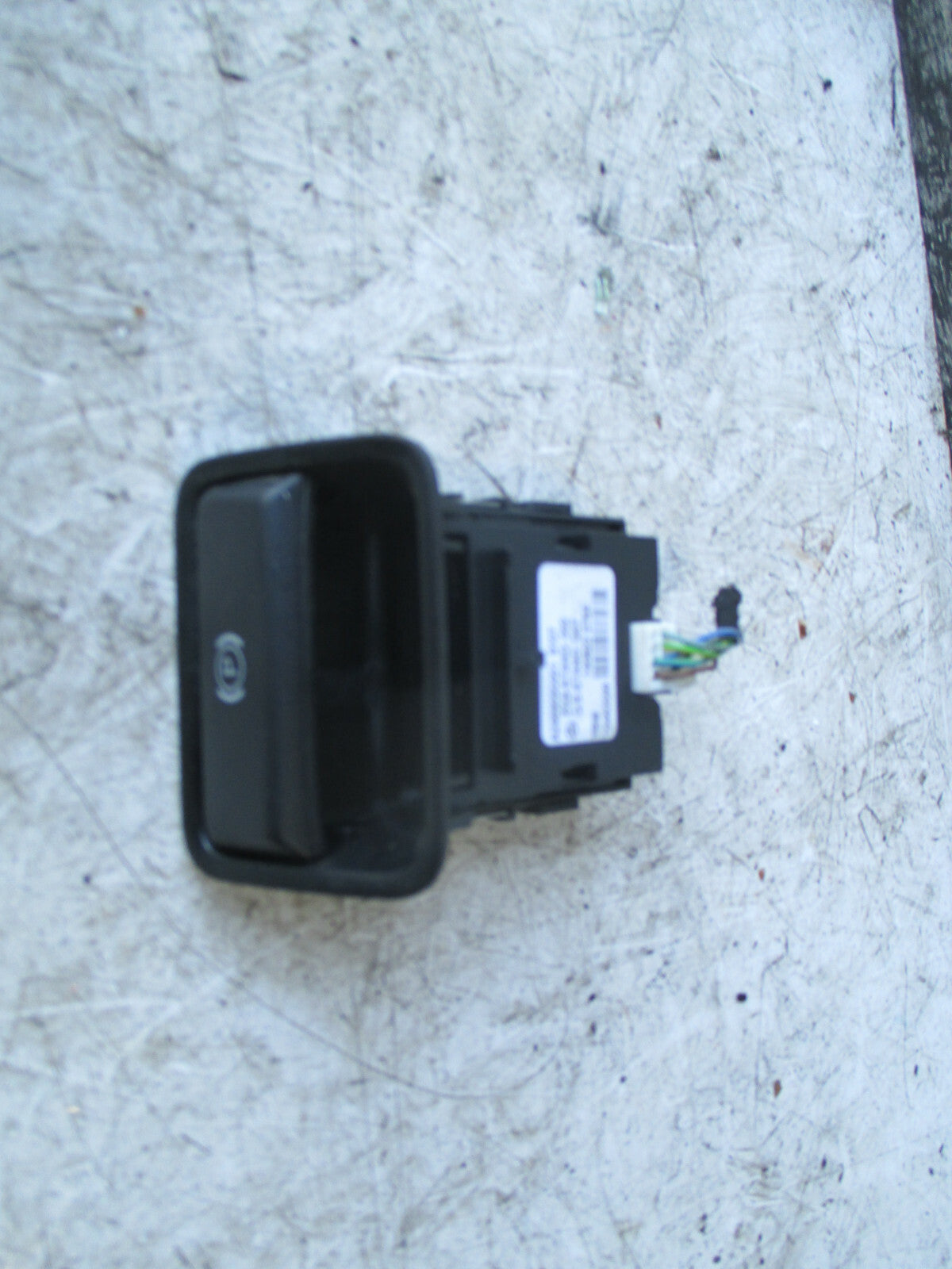 MERCEDES BENZ GLA MK1 X156 2019 ELECTRONIC HANDBRAKE RELEASE SWITCH a2469050451