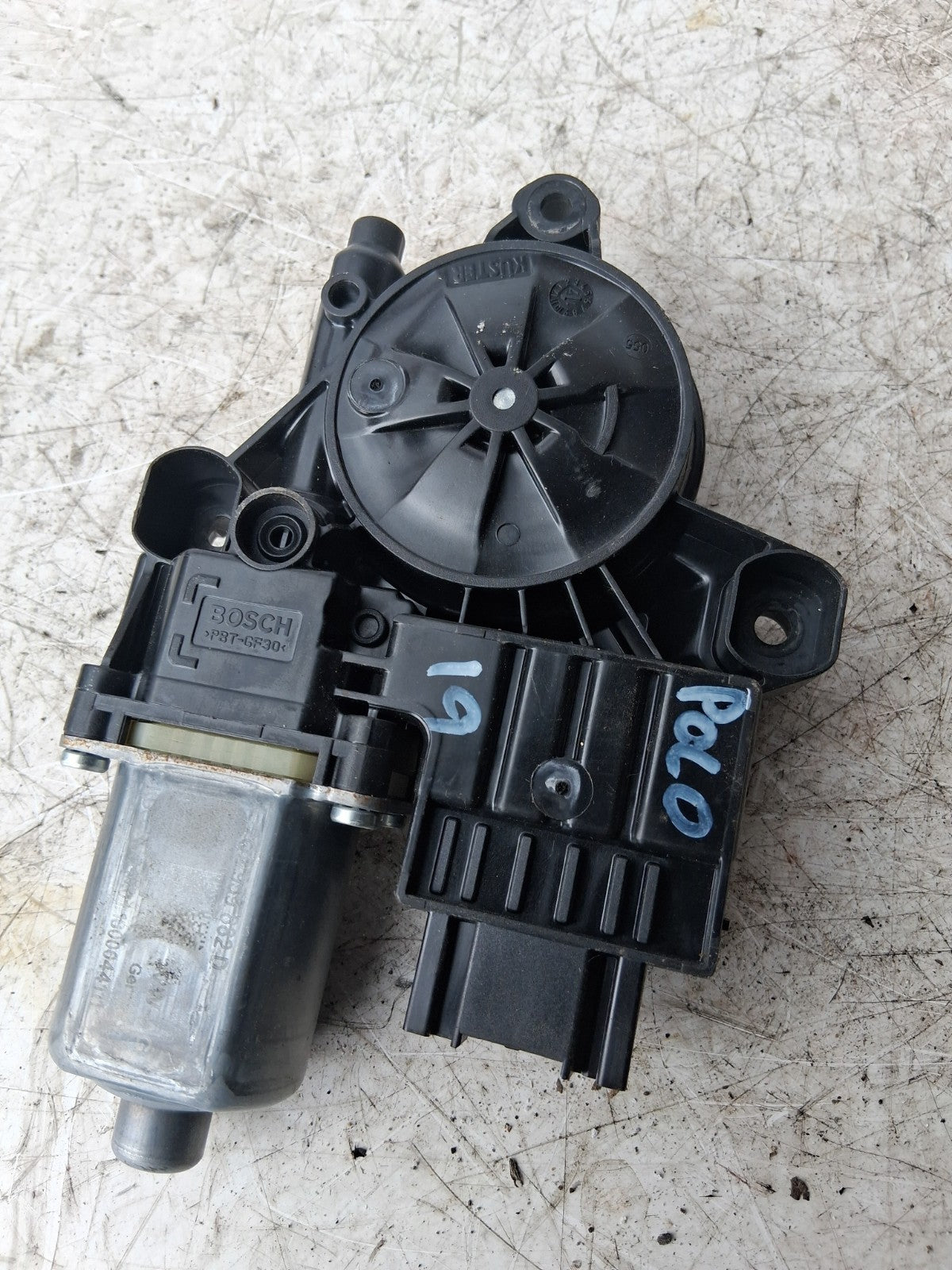 2019 VW VOLKSWAGEN POLO SIDE FRONT WINDOW MOTOR REGUALTOR 2Q2959882D
